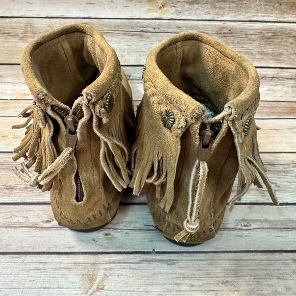 Minnetonka Womens Brown Suede Leather Bohemian Fringed Studded Ankle Boots 10 - Picture 6 of 9